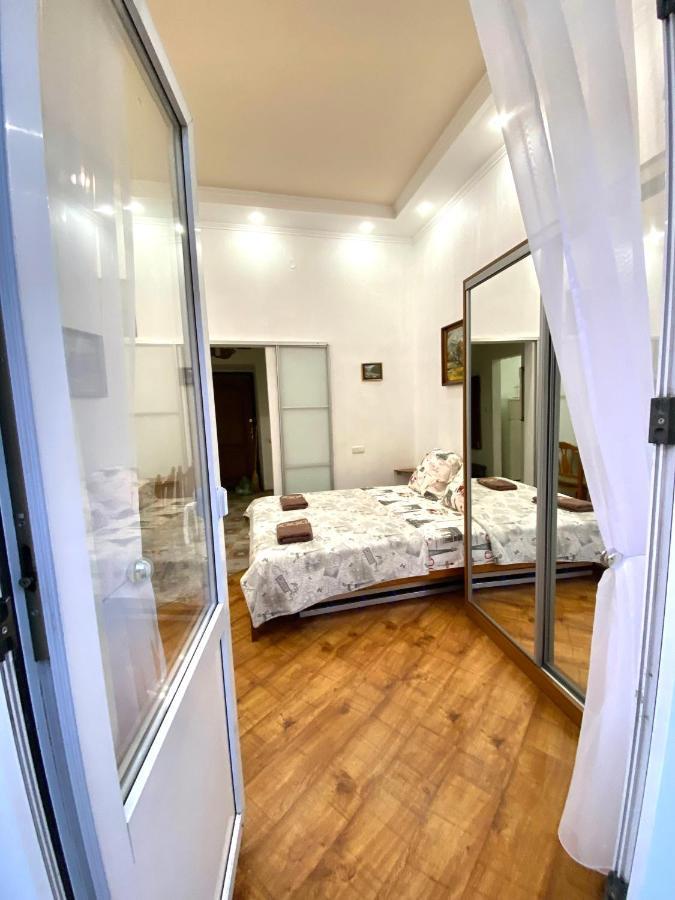 Apartament Навпроти Вернісажу Біля Оперного Вулиця Театральна 26 Є Балкон Та Інернет Lwów Zewnętrze zdjęcie