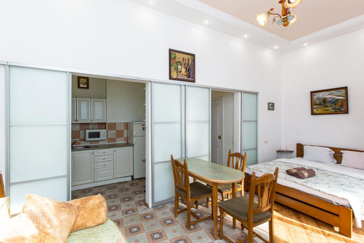 Apartament Навпроти Вернісажу Біля Оперного Вулиця Театральна 26 Є Балкон Та Інернет Lwów Zewnętrze zdjęcie