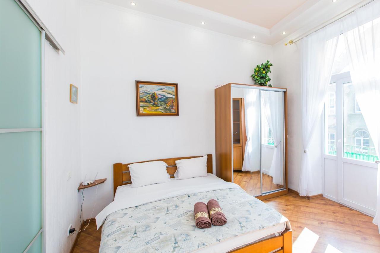 Apartament Навпроти Вернісажу Біля Оперного Вулиця Театральна 26 Є Балкон Та Інернет Lwów Zewnętrze zdjęcie